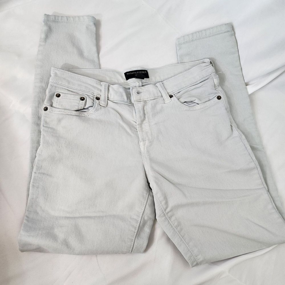 Banana Republic Light Wash Jeans  (26/2)